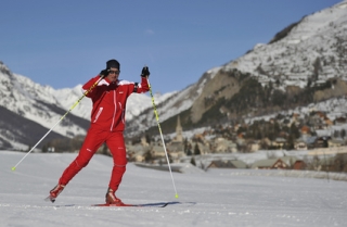  Esquí de fondo en un parque nórdico